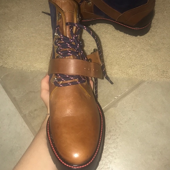 Authentic BURBERRY Boots. Worn twice. Like new. - Picture 9 of 15